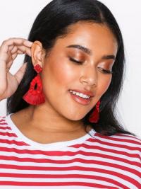 Øredobber - Rød NLY Accessories Pom Tassle Earrings