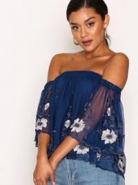 Oversized - Navy New Look Embroidered Bardot Top
