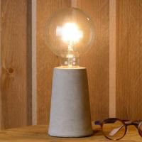 Puristisk designet LED-bordlampe Concrete