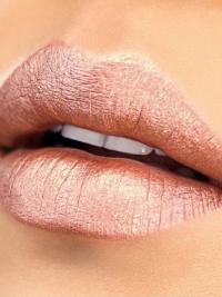 Leppestift - Chromatic Addict Milani Amore Matte Metallic Lip Crème
