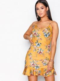 Figurnære kjole - Mustard NLY One Frill Hem Print Dress