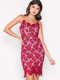 Figurnære kjole - Raspberry Love Triangle Dream Knee Length Dress