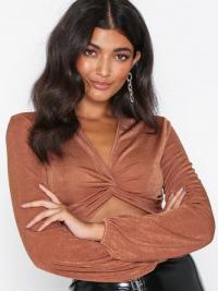 NLY One Twist Bust LS Top Rust